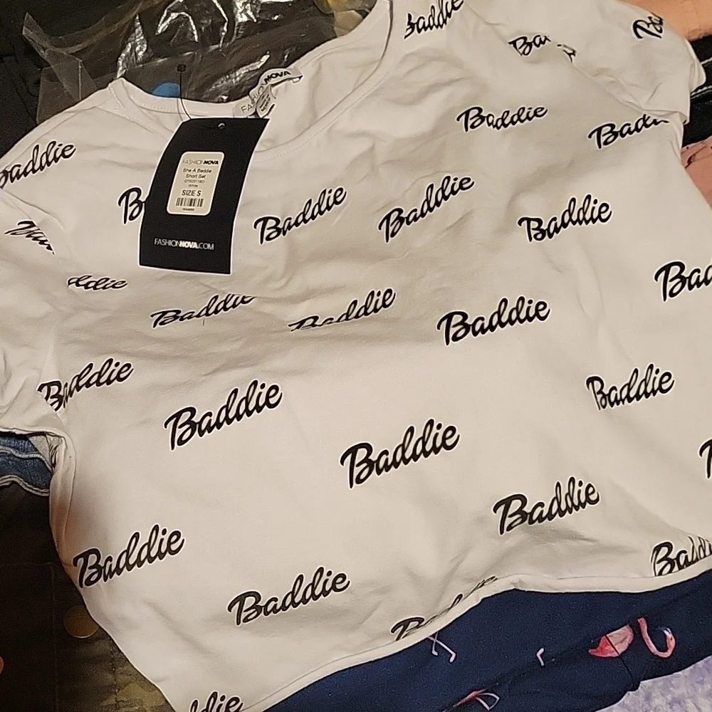 FASHION NOVA BIKER SHORTS SET - Picture 1 of 2